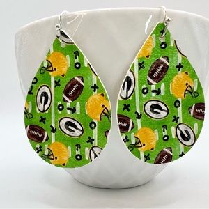 🧀Packer teardrop earrings. Green Bay football dangle earrings. Vegan leather.